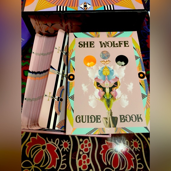 SHE WOLFE TAROT (MINT CONDITION) - Picture 11 of 12